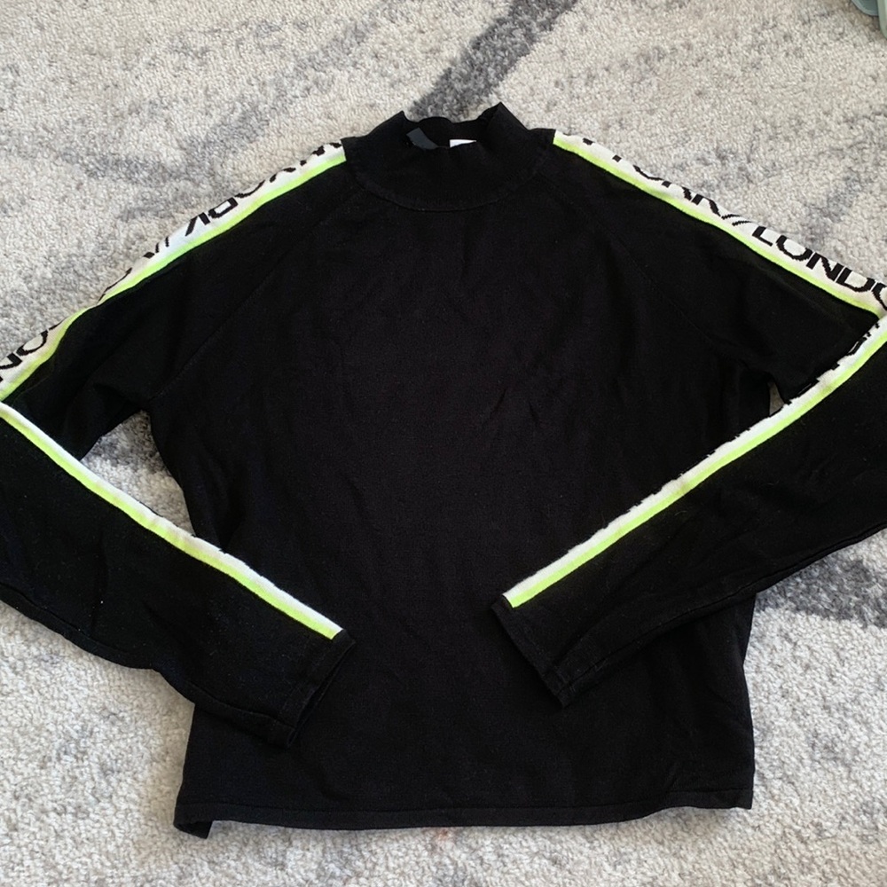Mock neck sweater with city sleeve detail